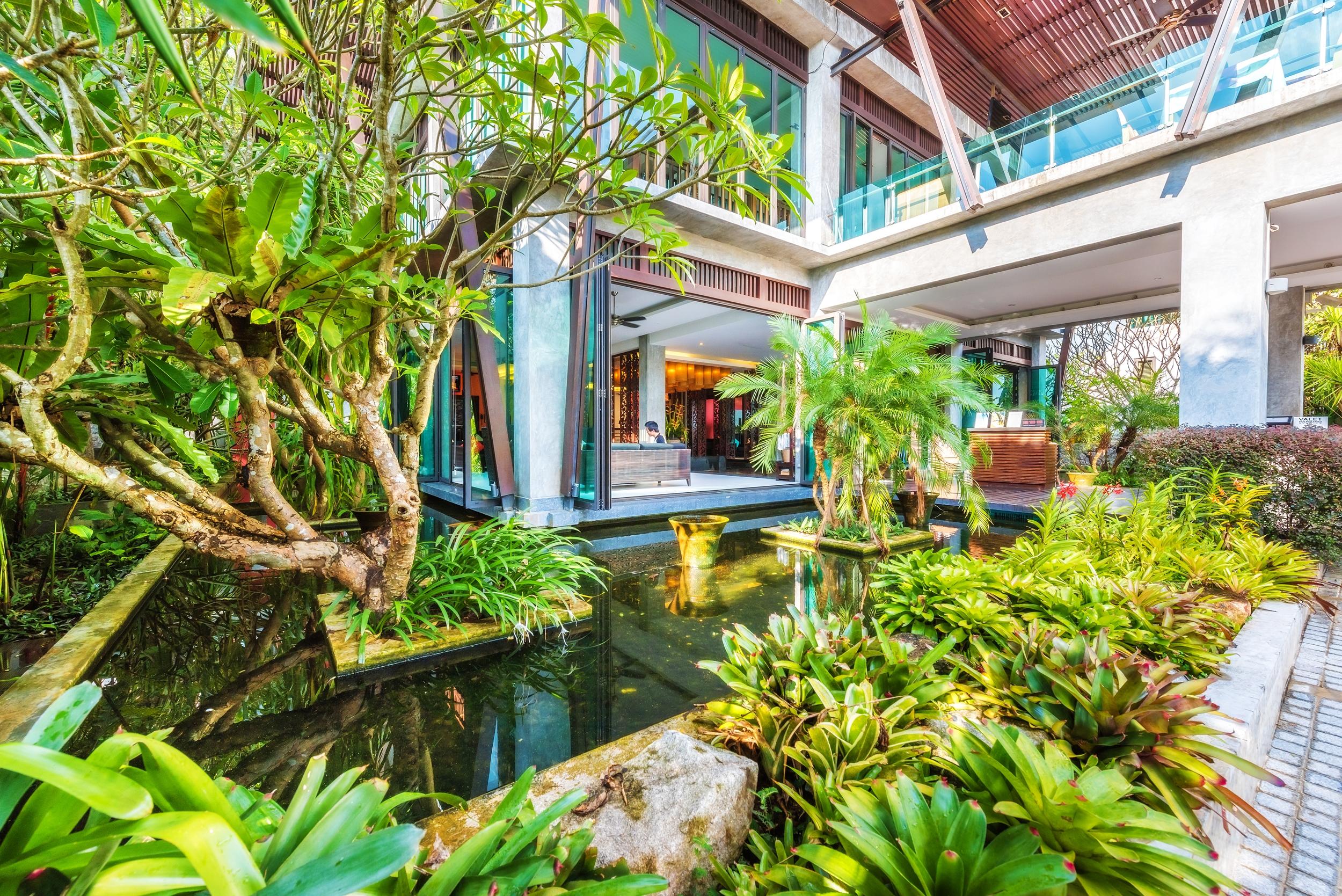 Wyndham Sea Pearl Resort, Phuket Patong Dış mekan fotoğraf The interior of the hotel