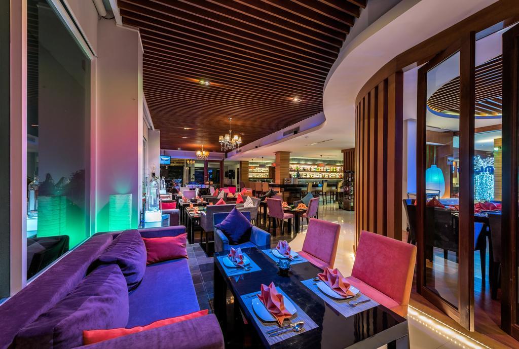 Wyndham Sea Pearl Resort, Phuket Patong Dış mekan fotoğraf The restaurant
