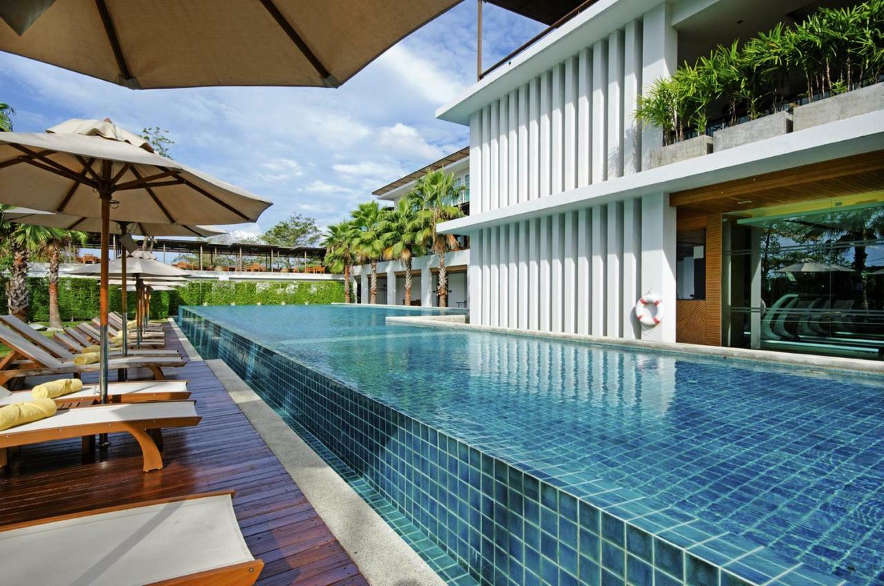 Wyndham Sea Pearl Resort, Phuket Patong Dış mekan fotoğraf The swimming pool at the hotel