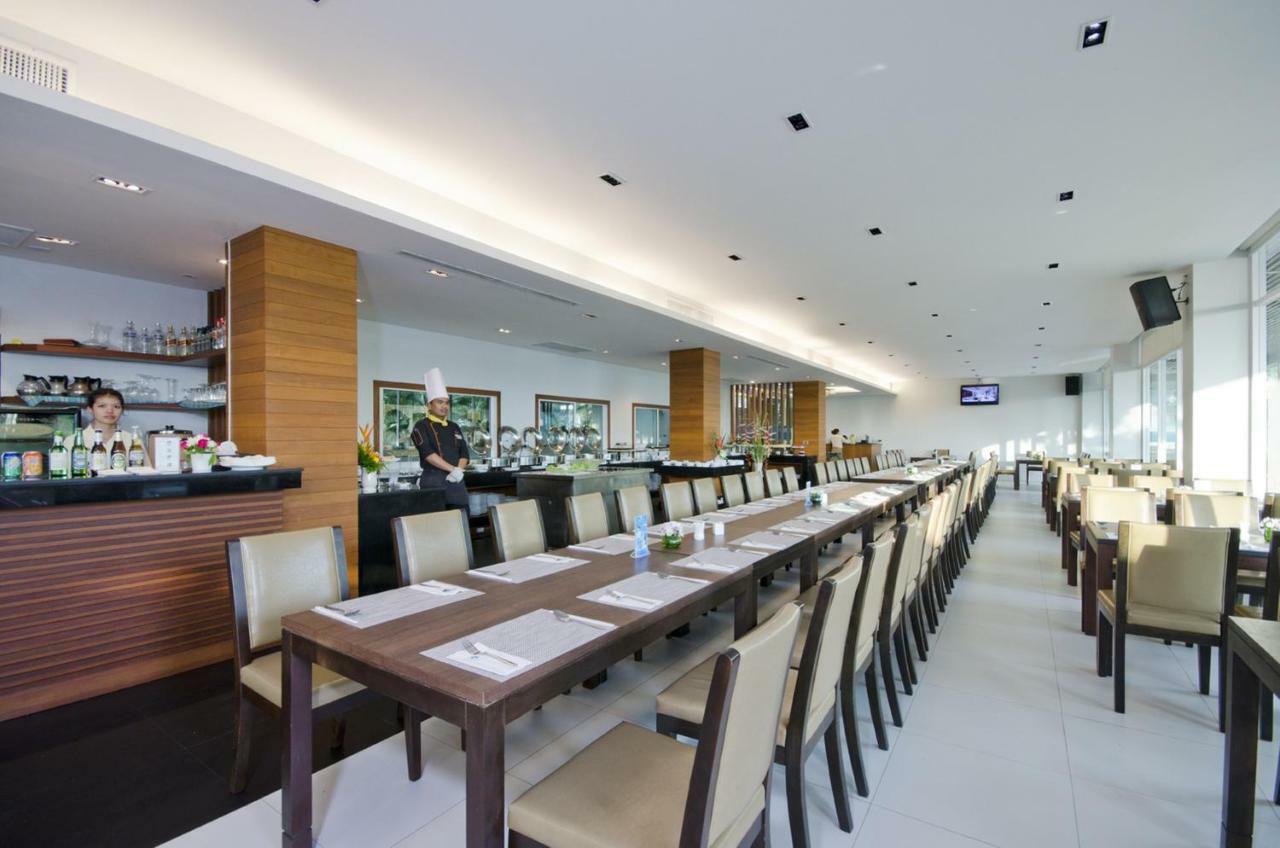 Wyndham Sea Pearl Resort, Phuket Patong Dış mekan fotoğraf The interior of the lounge