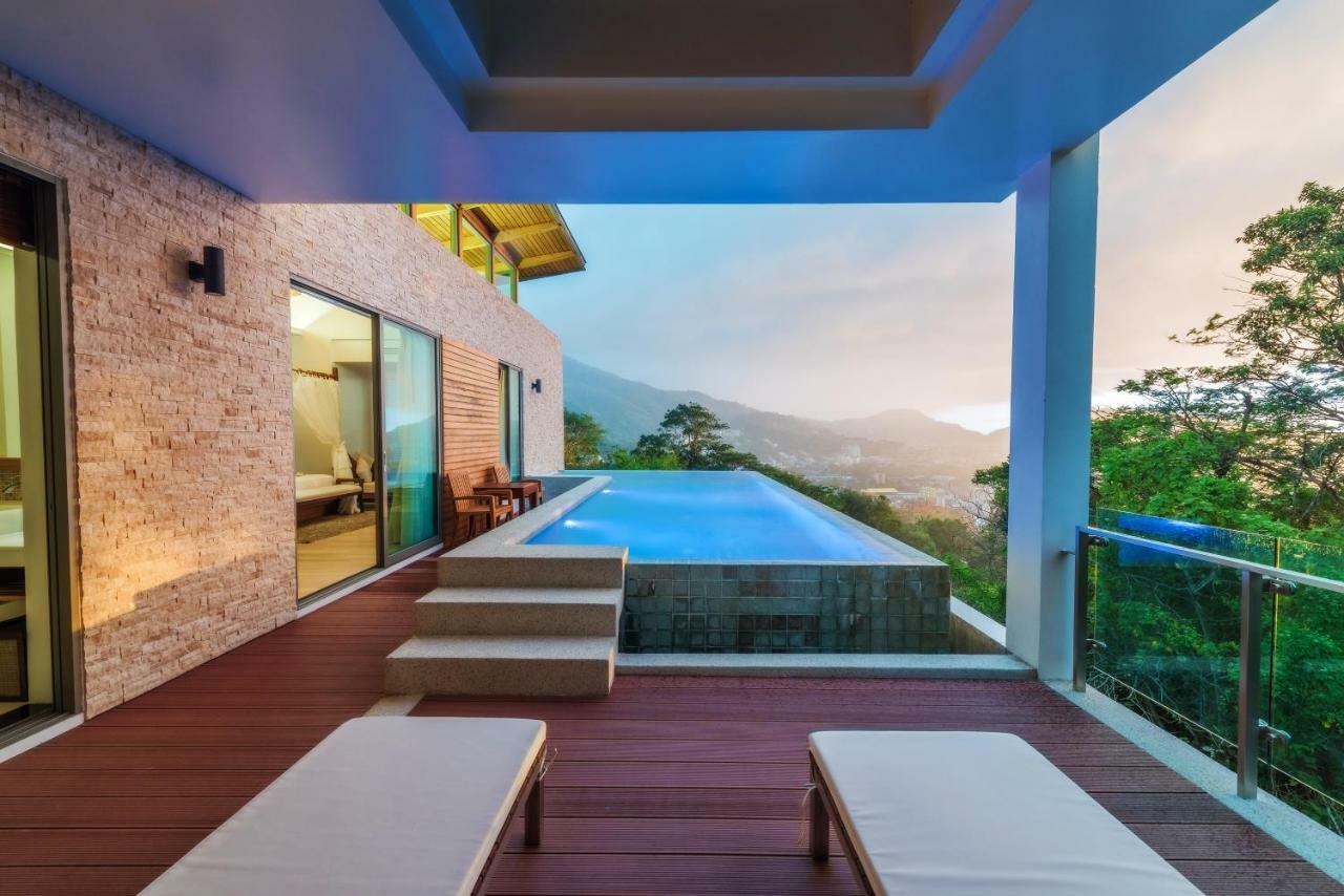 Wyndham Sea Pearl Resort, Phuket Patong Dış mekan fotoğraf The view from the pool at the 1881 Heritage