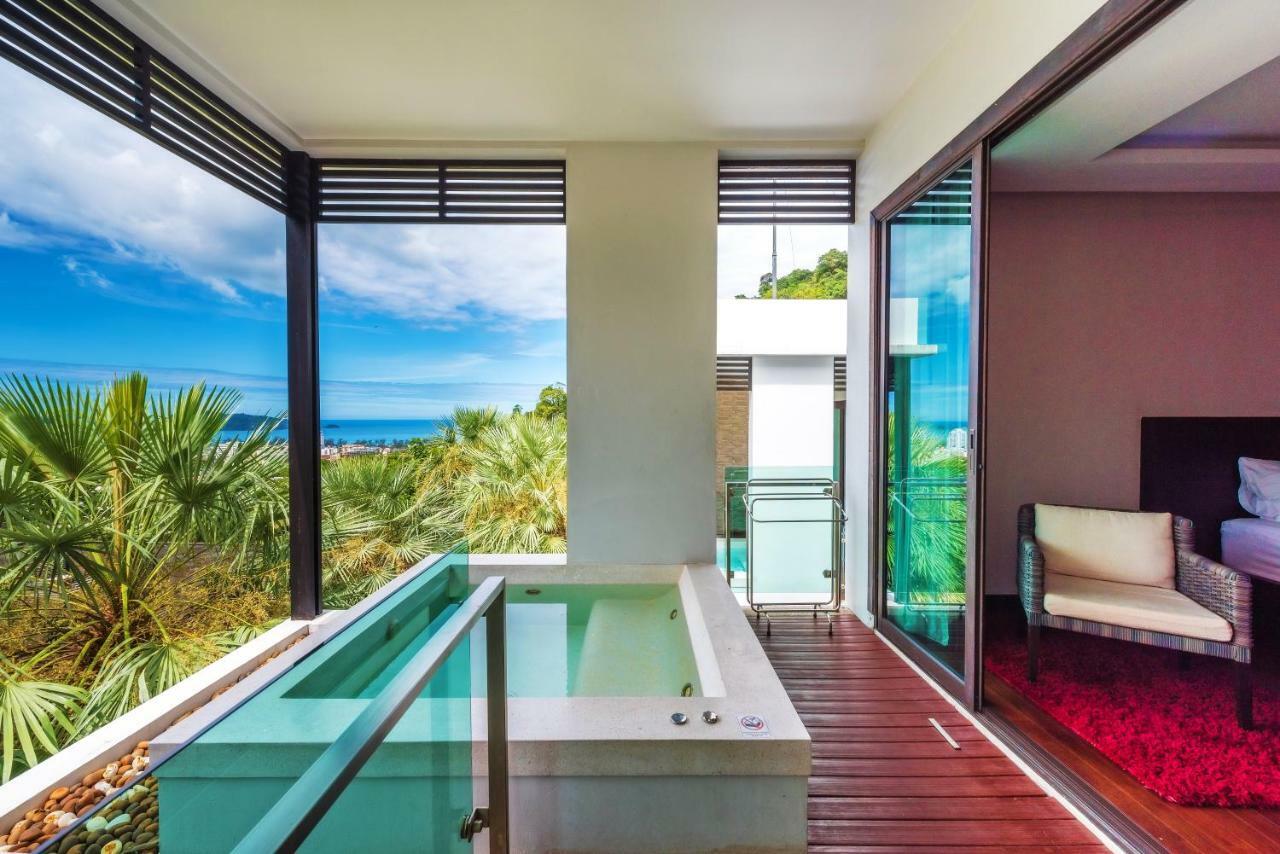 Wyndham Sea Pearl Resort, Phuket Patong Dış mekan fotoğraf A private pool at the hotel